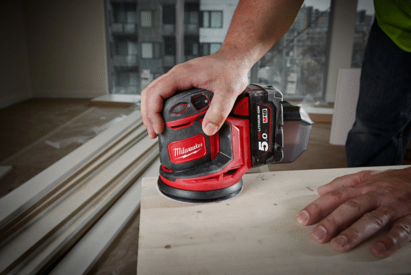 Precision Sanding Excellence – Milwaukee M18BOS125-0 18V 125mm Random Orbital Sander